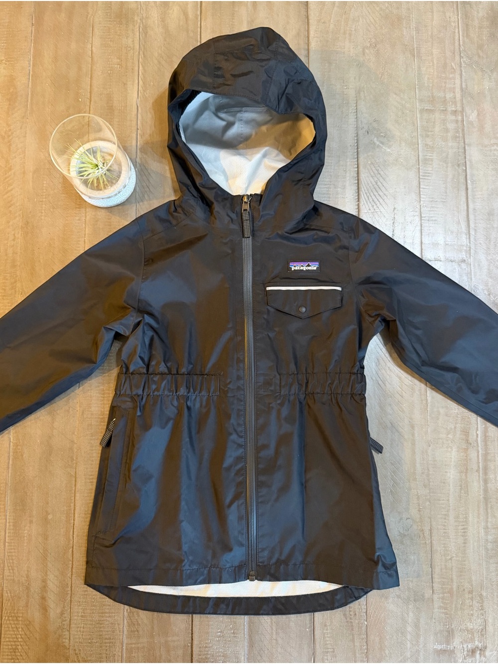 Patagonia Kids’ H2No Hooded Rain Jacket in Black, size XS (5–6) Unisex
